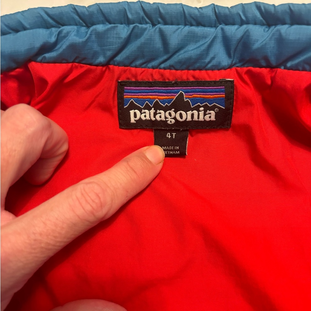 Kids Patagonia lightweight down jacket/ layering piece size 4T great shape!